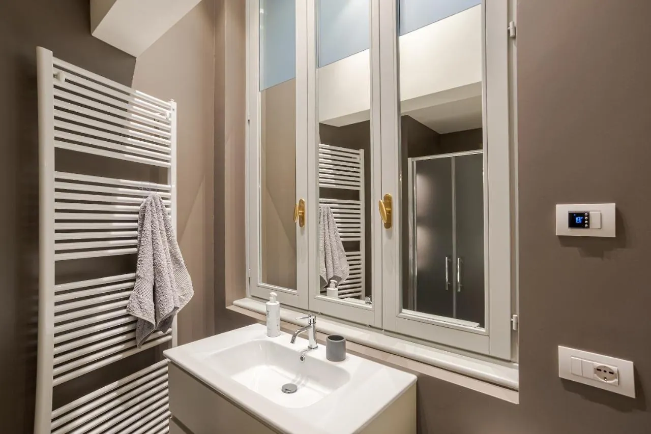 Suite Broletto - By Myhomeincomo Como