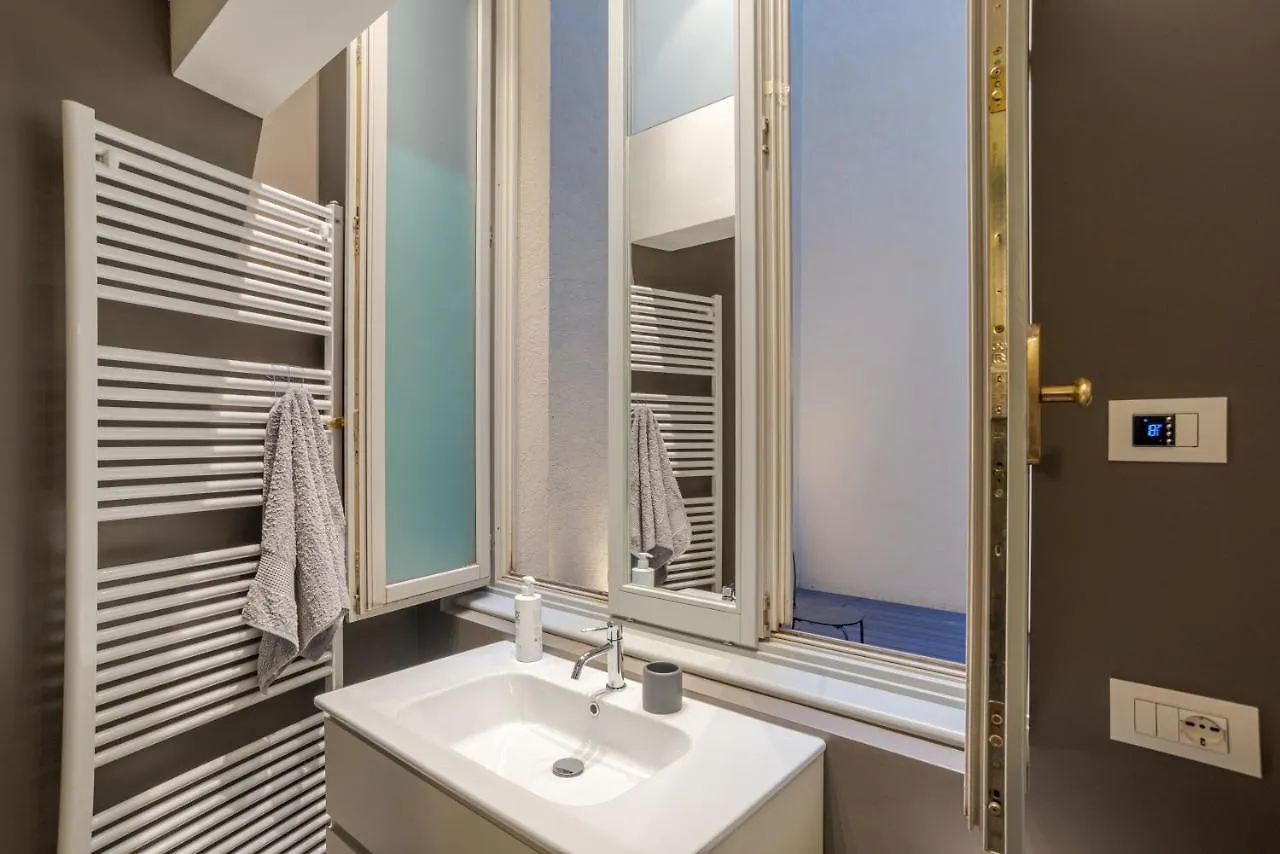 Apartment Suite Broletto - By Myhomeincomo
