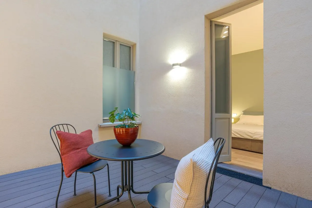 Apartment Suite Broletto - By Myhomeincomo Italy