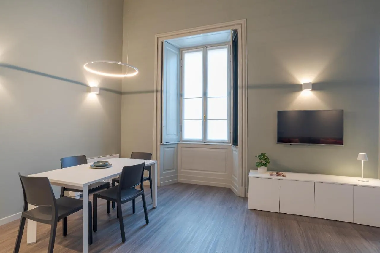 Apartment Suite Broletto - By Myhomeincomo